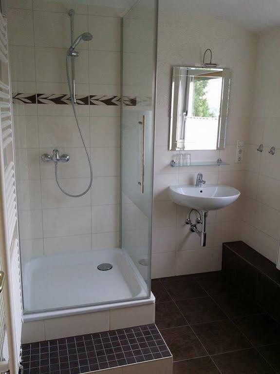 Gast- Und Pensionhaus Zur Linde Staufenberg  Luaran gambar